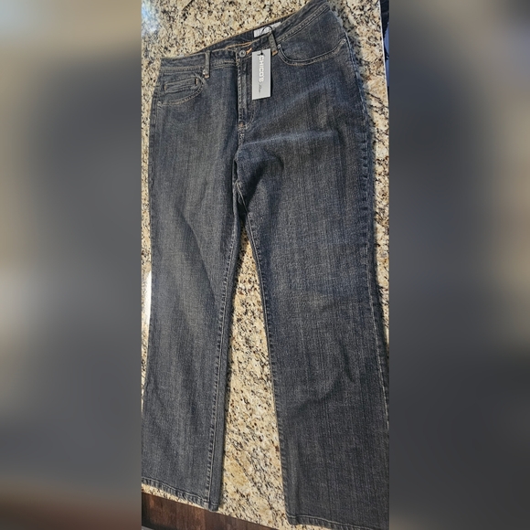 NWT..Chico's Platinum Blue Denim Jeans SIZE 2 - Picture 3 of 14